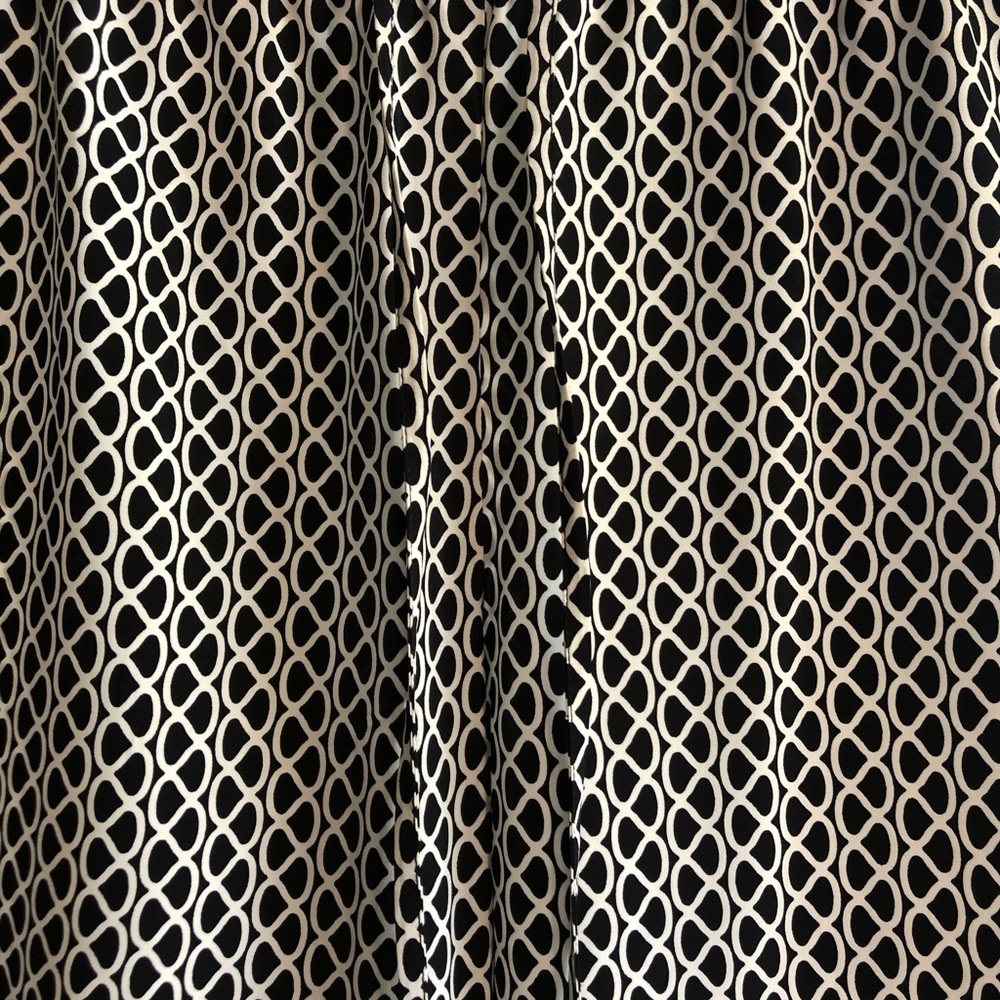 Ellen Tracy graphic loose pants, size small. - Picture 3 of 3